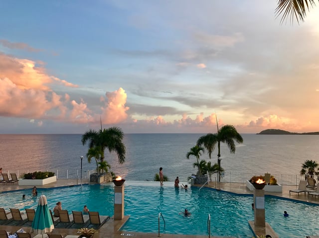 Marriott STT Infinity Pool.jpg