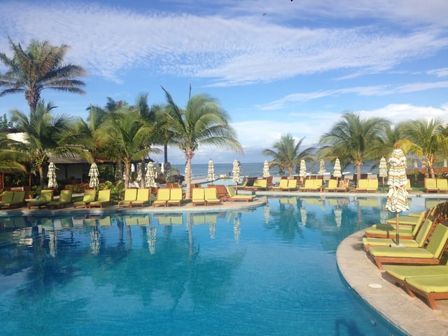 JW_Marriott_Pool.jpg
